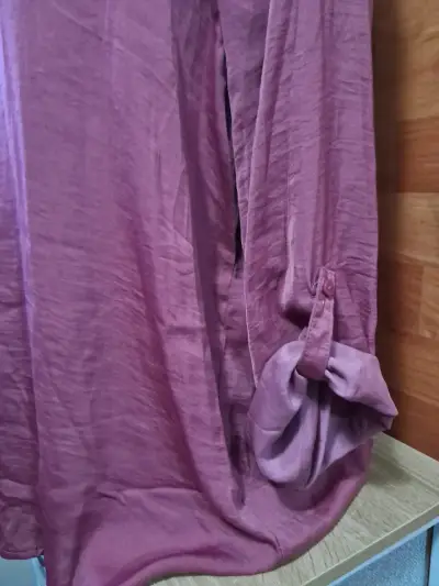 Blusa morada satinada - miniatura 3