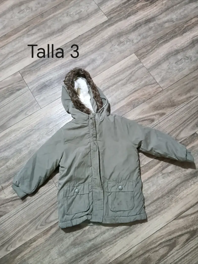 Parka infantil con gorro forrado