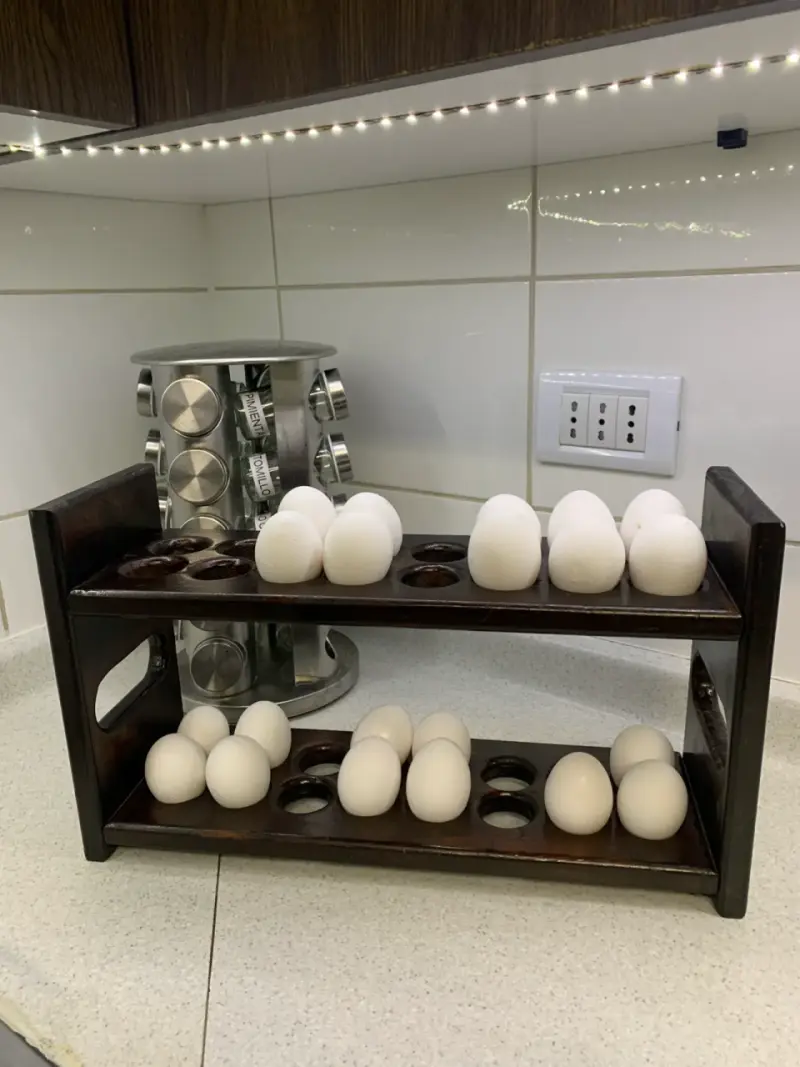 Soporte de huevos de madera - 2