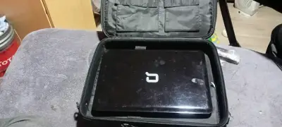 Portátil Compaq en estuche - miniatura 1