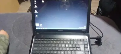Portátil Compaq en estuche - miniatura 2