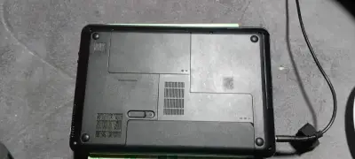 Portátil Compaq en estuche - miniatura 4