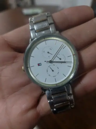 Reloj de pulsera plateado tomy original - miniatura 1