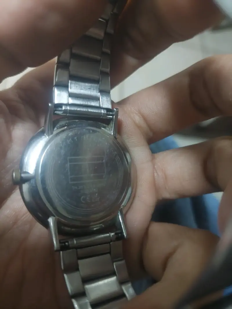 Reloj de pulsera plateado tomy original - 2