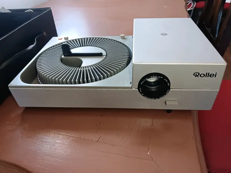 Proyector de diapositivas Rollei vintage - 1