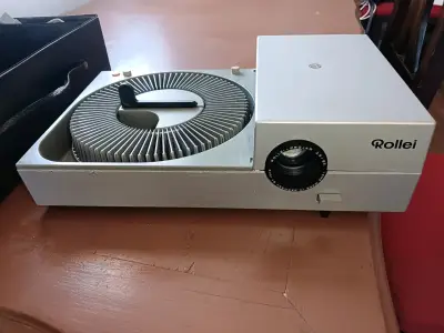 Proyector de diapositivas Rollei vintage - miniatura 1