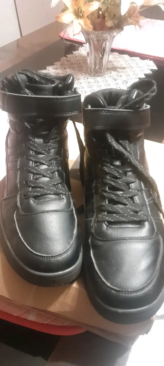 Zapatillas negras de cuero - 1
