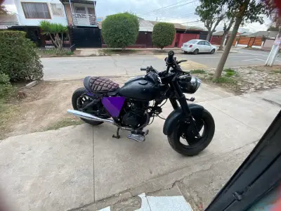 Motocicleta negra usada - miniatura 5
