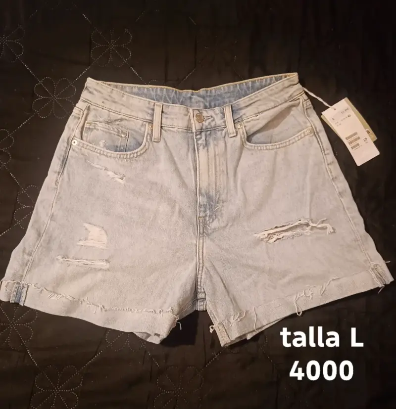 Shorts de mezclilla claros CONVERSABLE