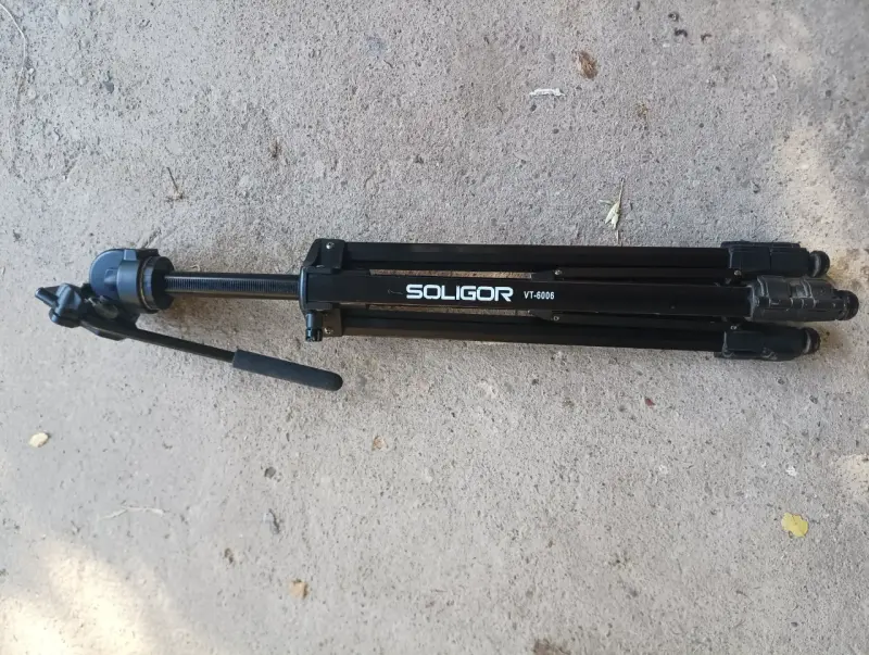 Trípode Soligor Modelo VT-6006 - 1