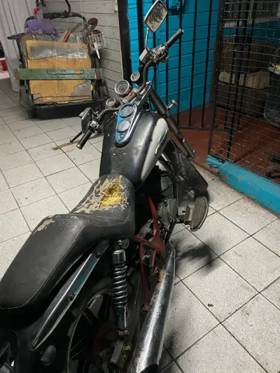Motocicleta clásica para reponer - miniatura 3