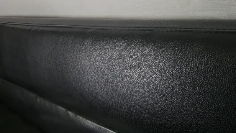 Sofá cama negro de cuero sintético - 3