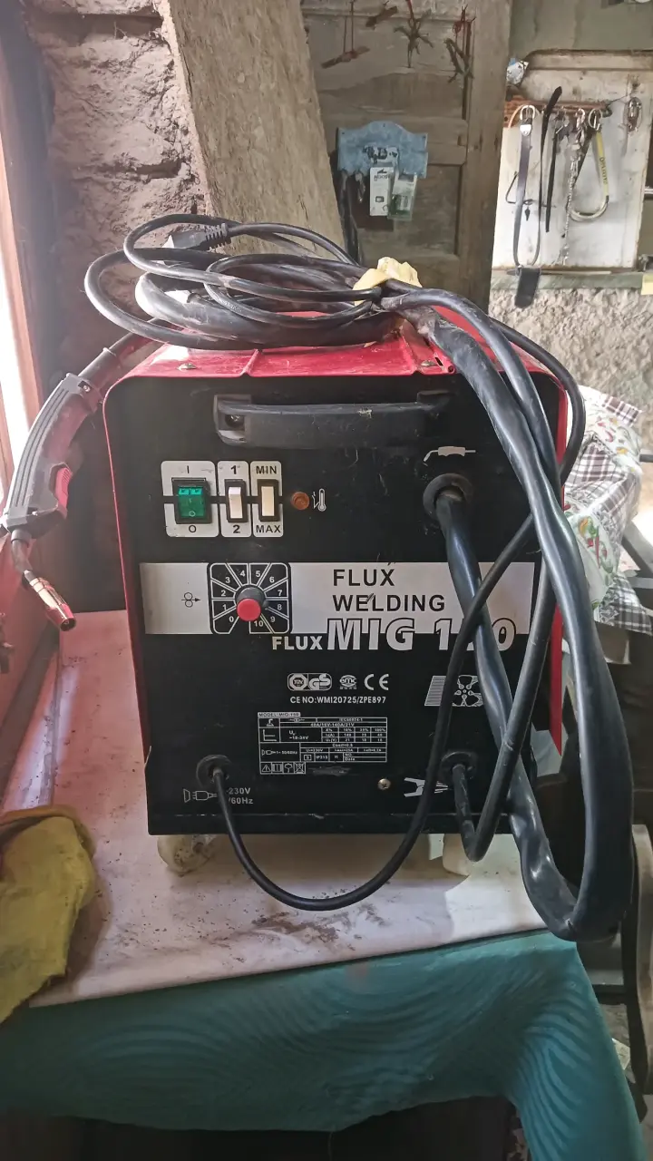 Soldadora Flux MIG 130 - 1
