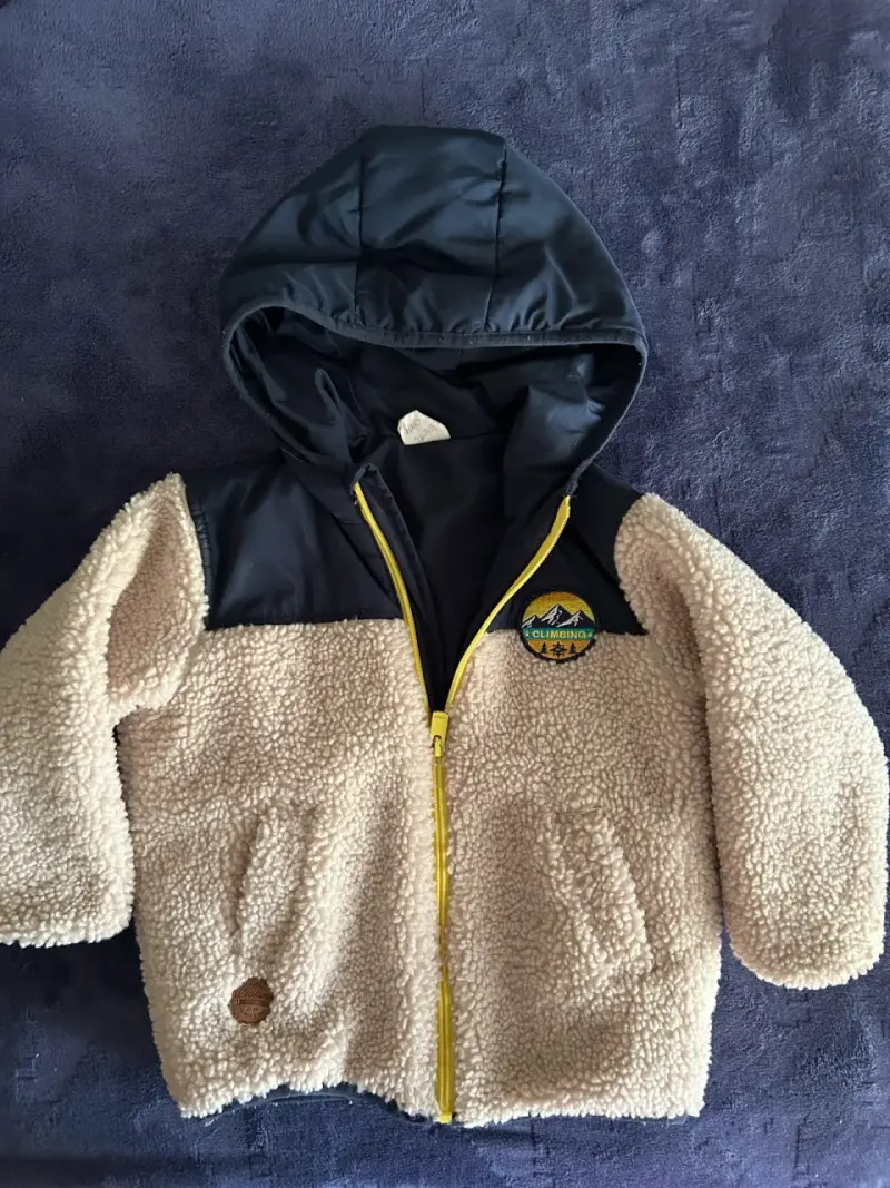 Chaqueta de niño con capucha