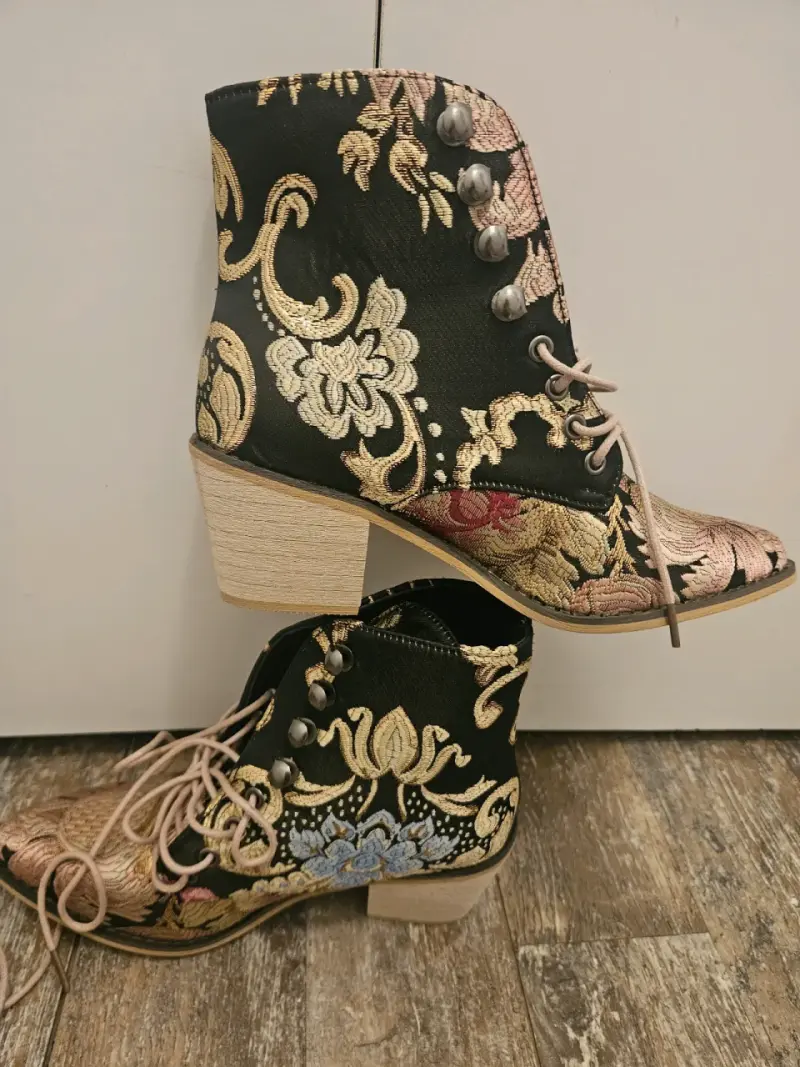 Botines bordados negros y dorados - 4