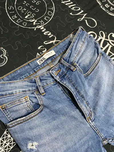 Jeans azul de mezclilla de marca - miniatura 2