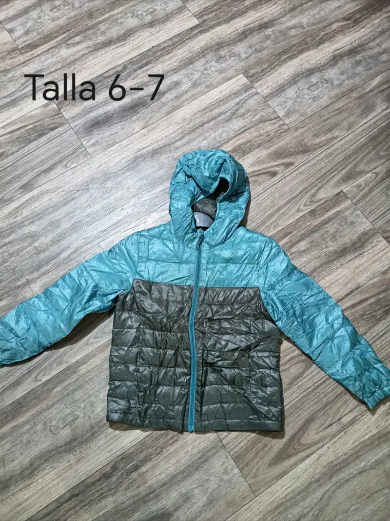 Chaqueta acolchada color turquesa