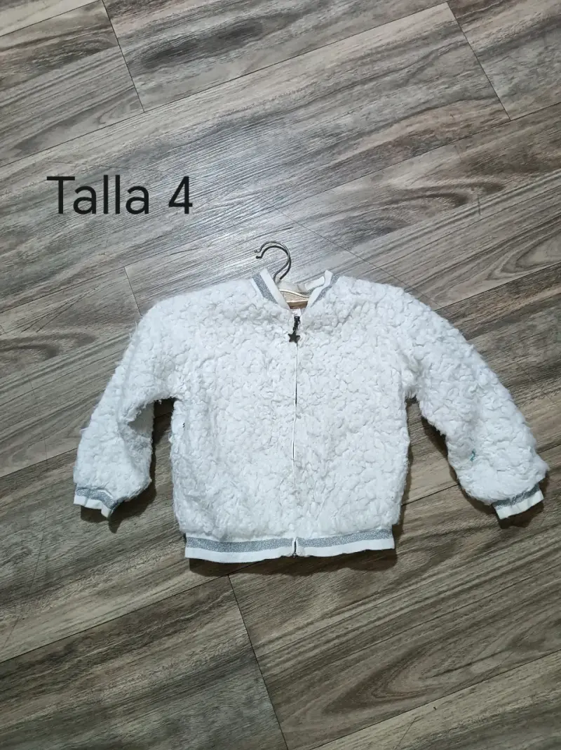 Chaqueta infantil blanca peluda