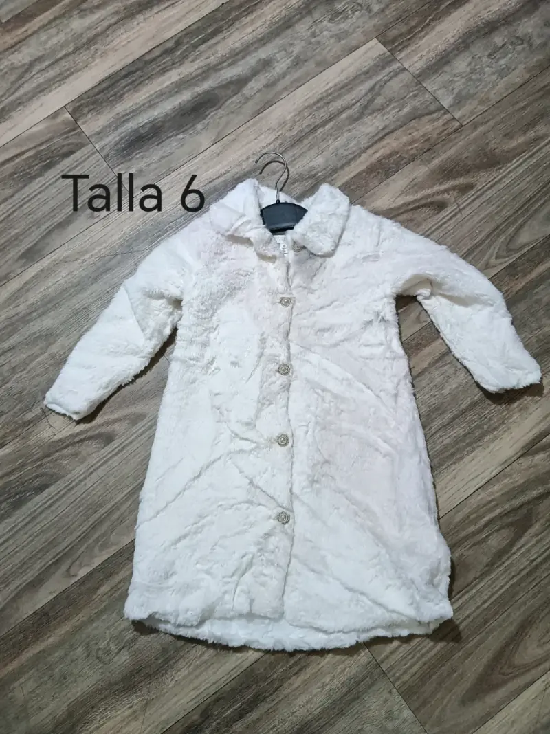 Abrigo blanco talla 6 infantil