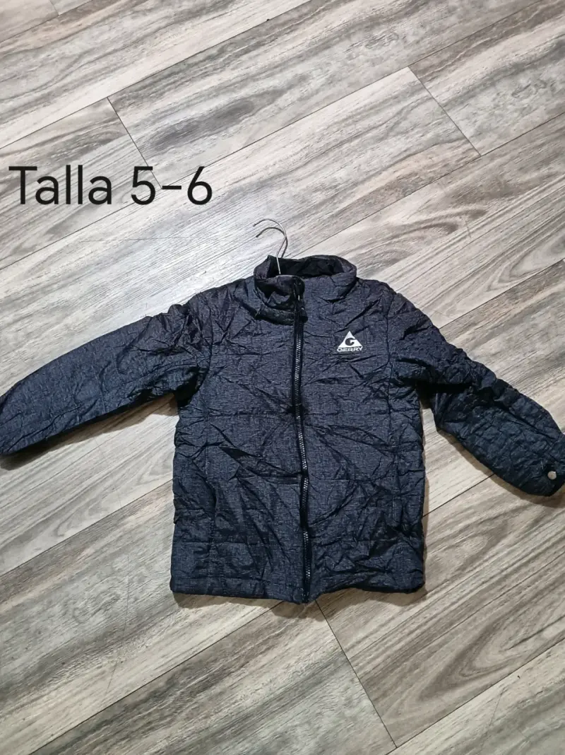 Chaqueta negra para niño