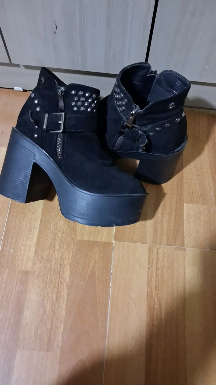 Botines negros con plataforma - 1