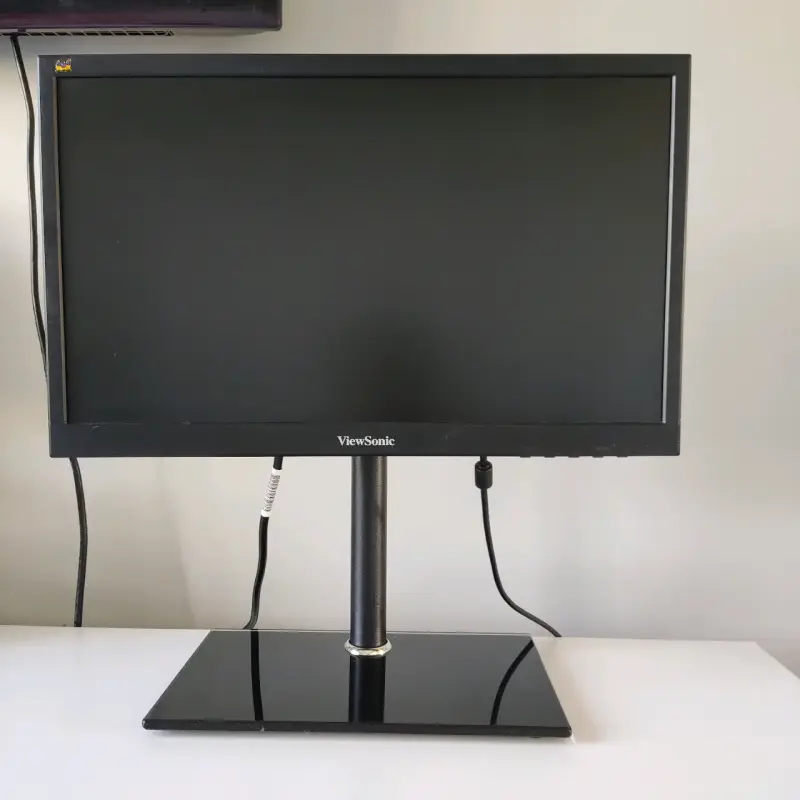 Monitor ViewSonic 24 pulgadas - 1