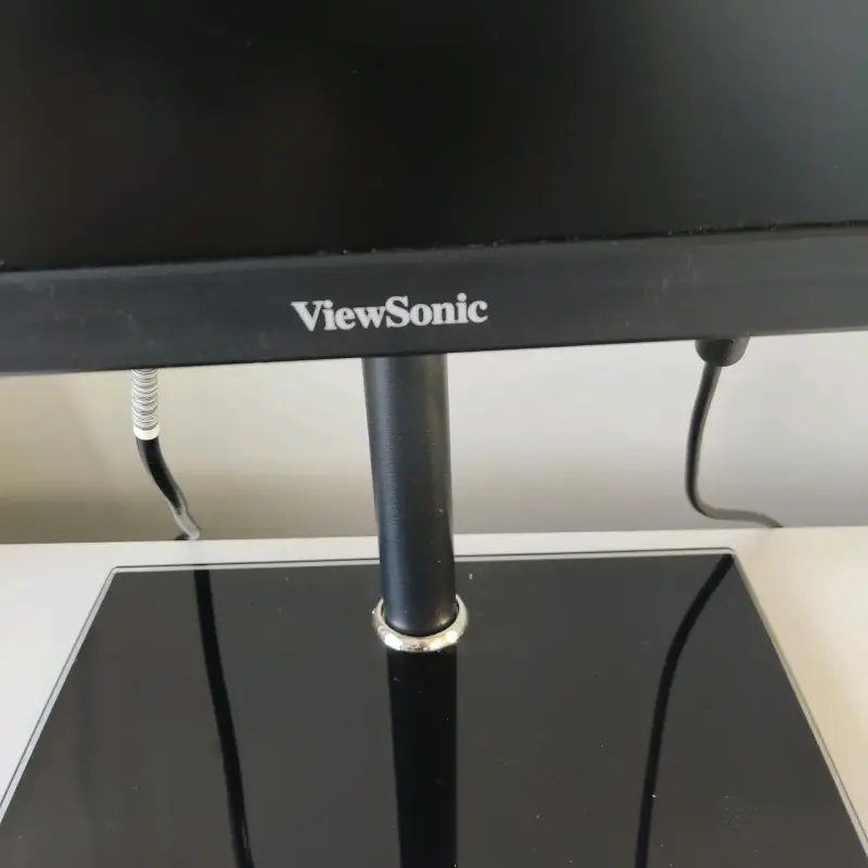 Monitor ViewSonic 24 pulgadas - 2