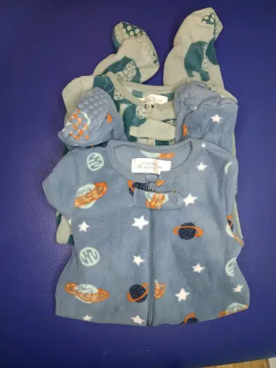 Pijamas enteritos para bebé - miniatura 1