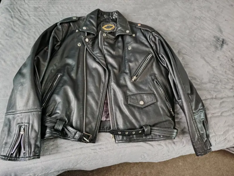 Chaqueta de cuero negra - 3