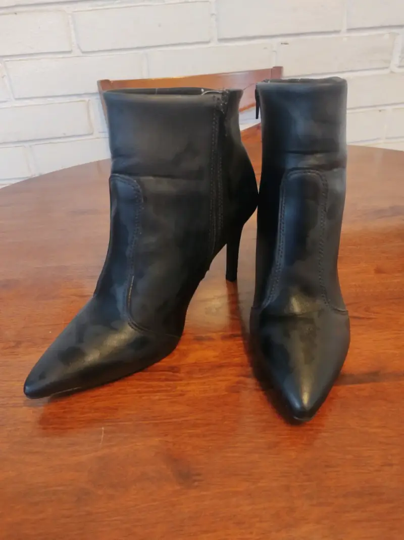 Botines negros con taco alto VIZZANO - 2