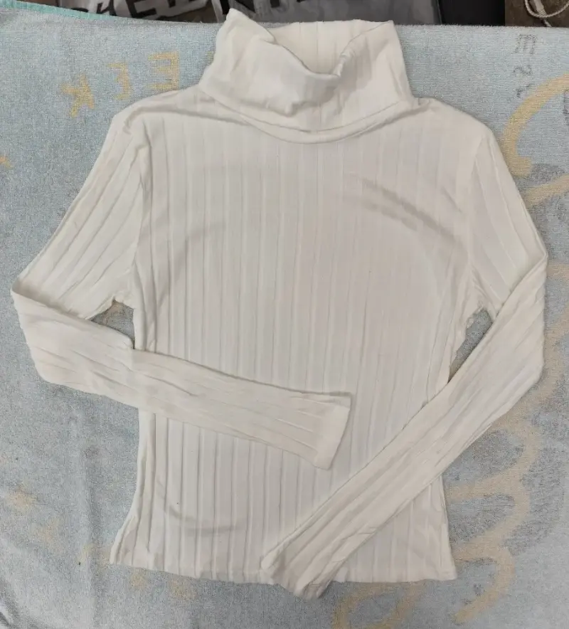 Polera blanca de cuello alto SHEIN - 2