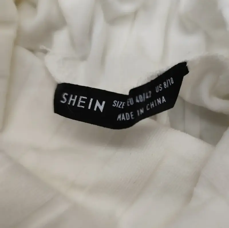 Polera blanca de cuello alto SHEIN - 3