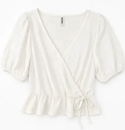 Blusa blanca estilo cruzado - miniatura 1