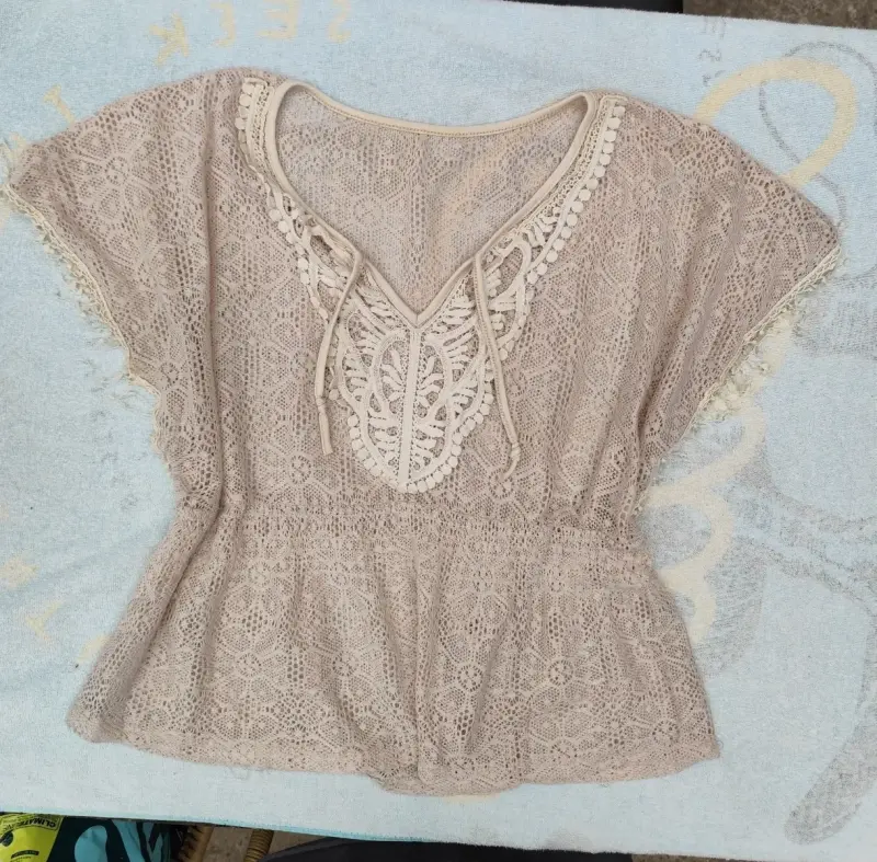 Blusa beige de encaje - 2