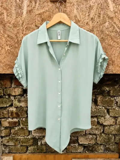 Blusa verde menta con botones - miniatura 1