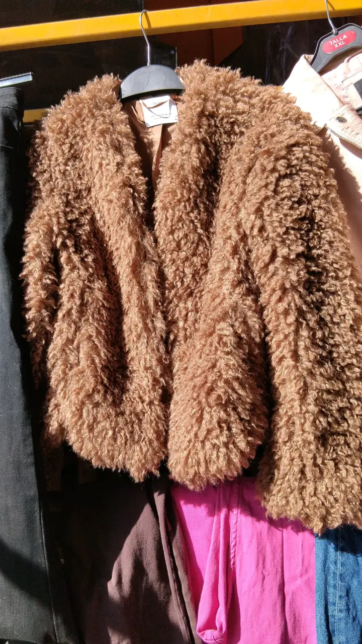 Chaqueta peluda marrón - 1