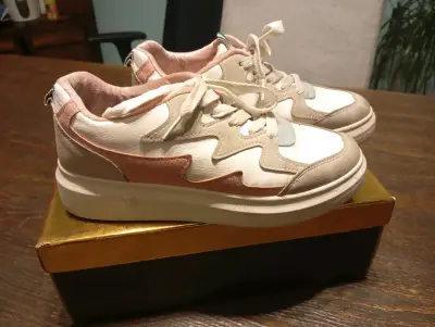 Zapatillas urbanas beige y rosado - miniatura 1