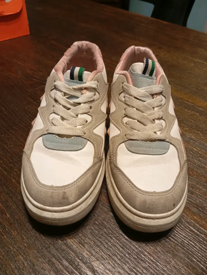 Zapatillas urbanas beige y rosado - 3
