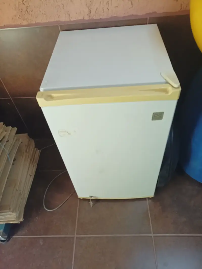 Refrigerador Daewoo Compacto - 1