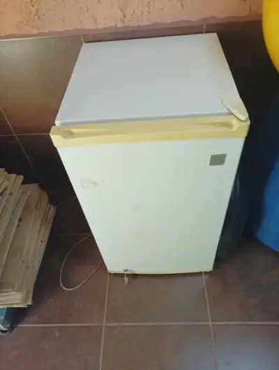 Refrigerador Daewoo Compacto - miniatura 1