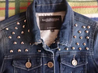 Chaqueta de mezclilla con tachas - miniatura 2