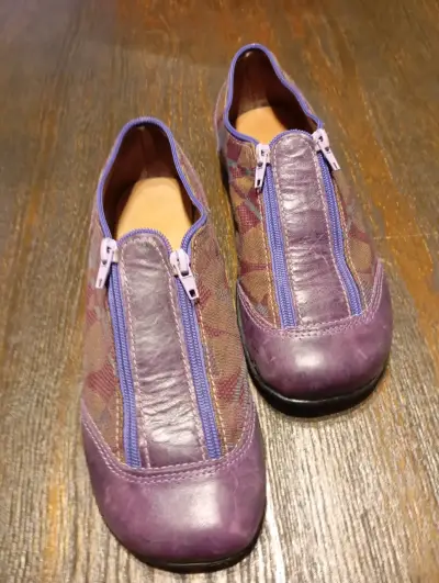 Zapatos planos morados con diseño - miniatura 2