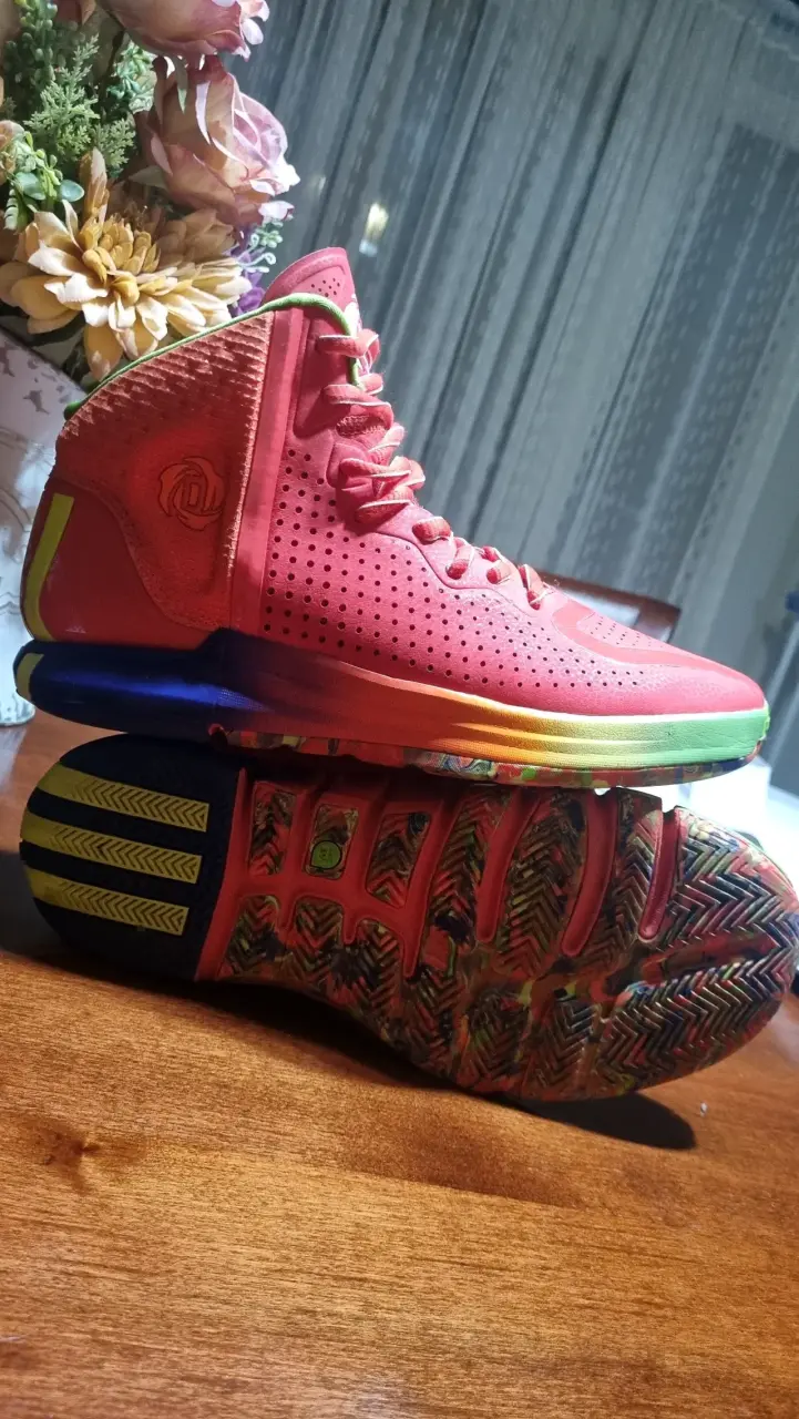 Zapatillas deportivas rojas y verdes - 2
