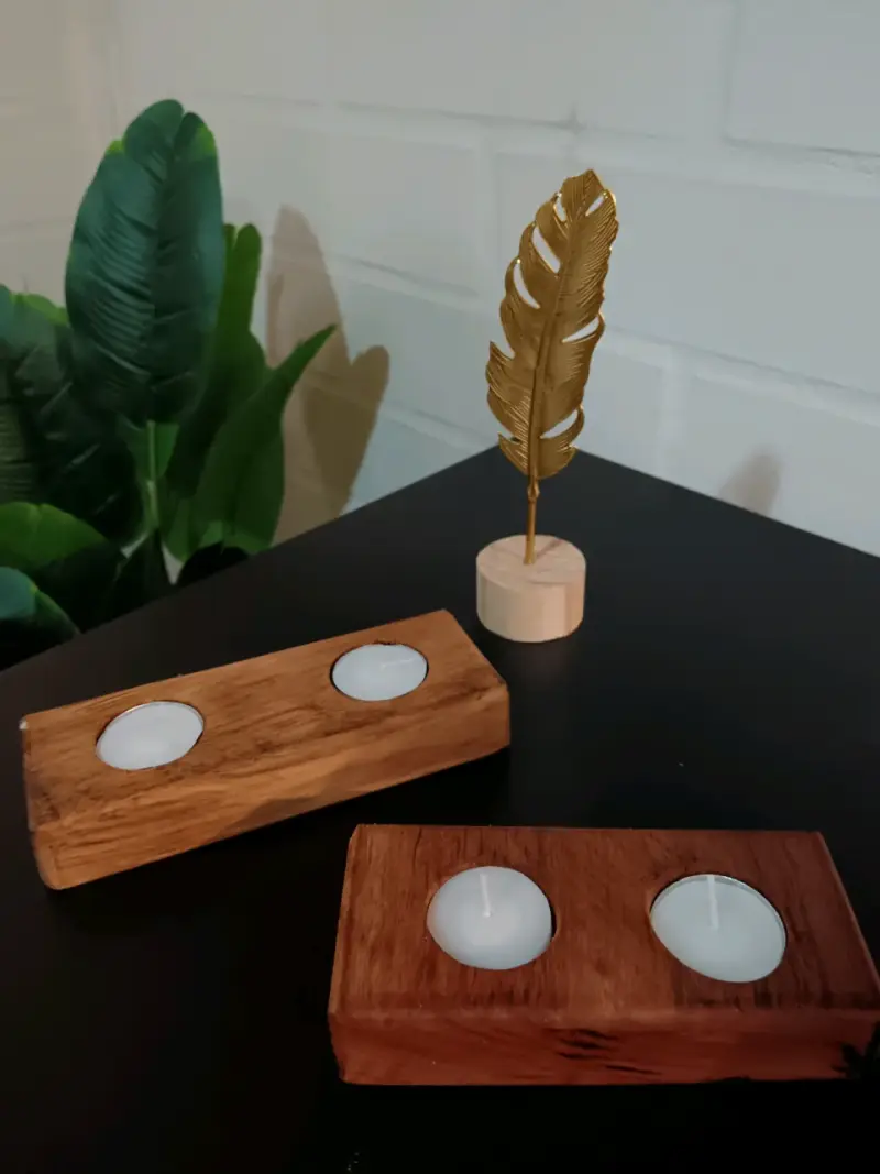 Portavelas de madera rústica