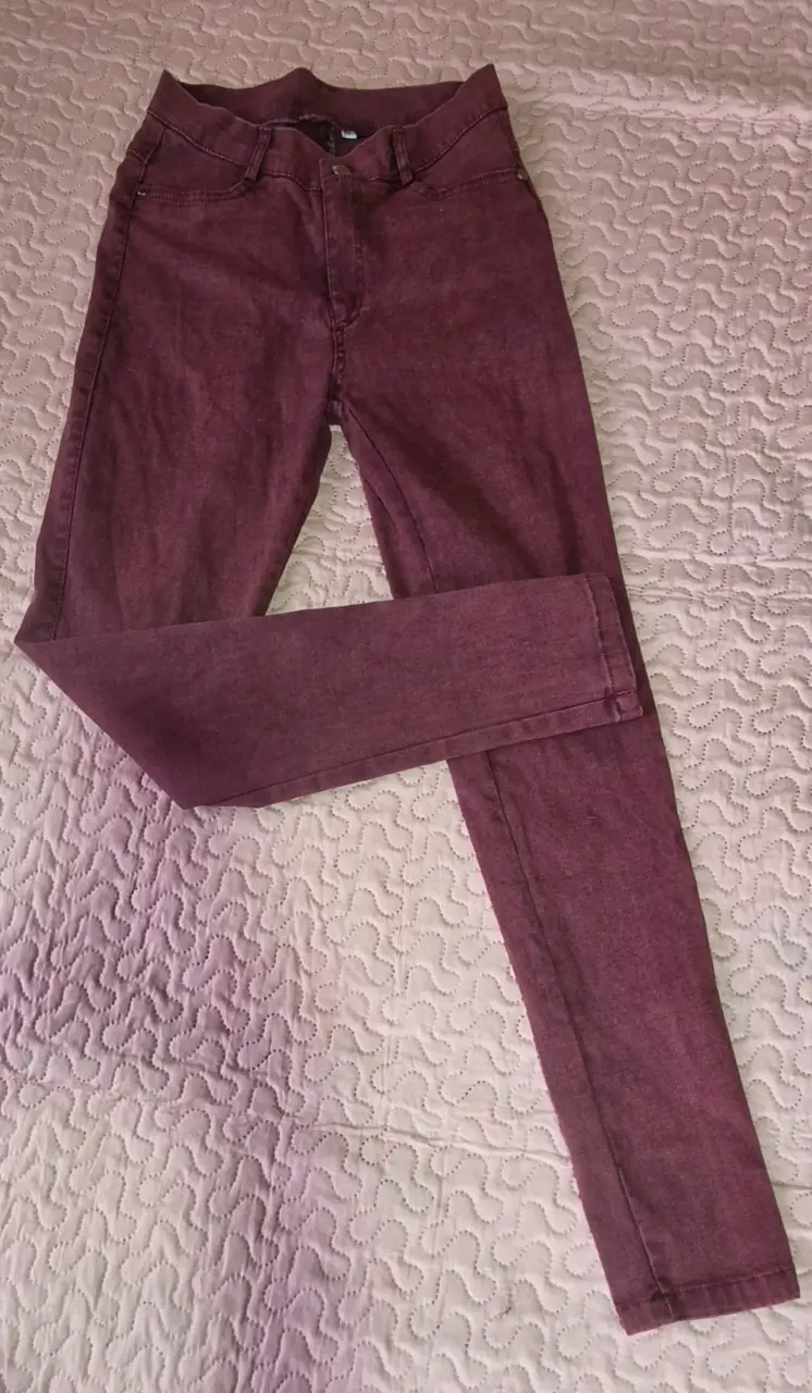 Conjunto blusa y pantalón, y un tapado - 3