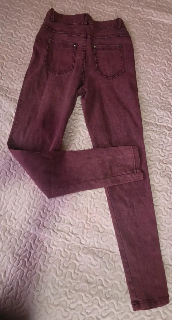Conjunto blusa y pantalón, y un tapado - 4
