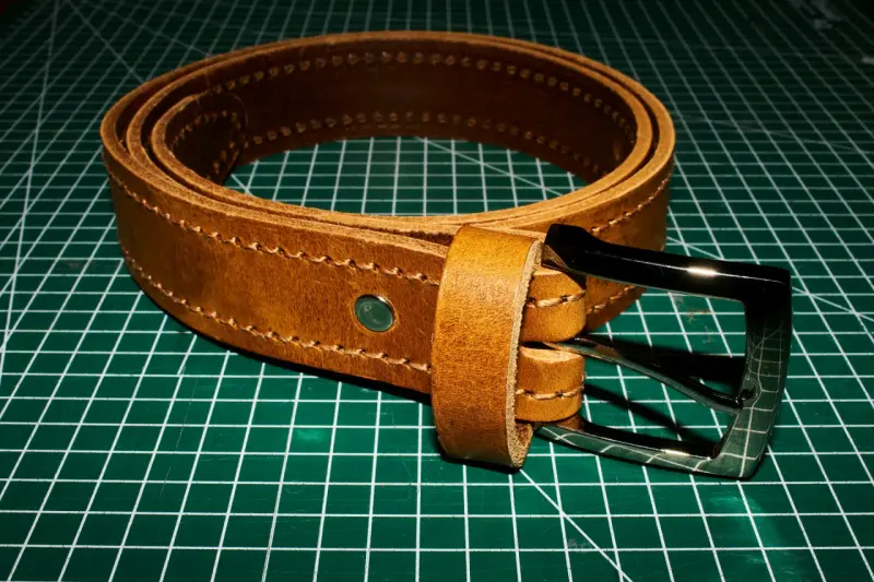 Cinturón de cuero hecho a mano - 1
