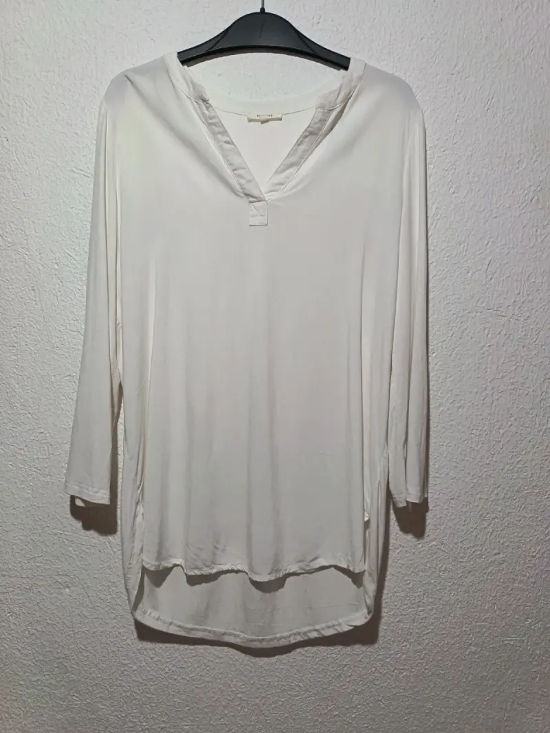 Blusa blanca de tela ligera - 1
