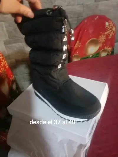 Botas negras acolchadas - miniatura 1