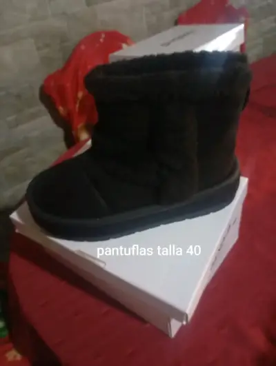 Botas negras acolchadas - miniatura 3
